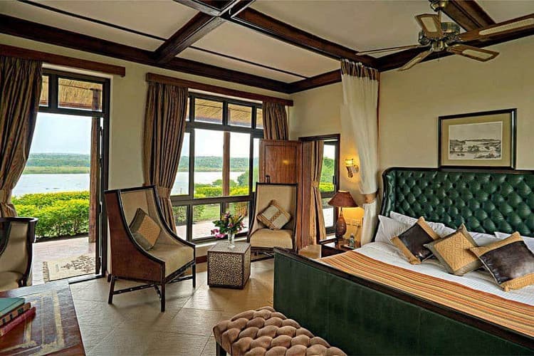 Twin Share Room on Private Tour (For 5 People)
