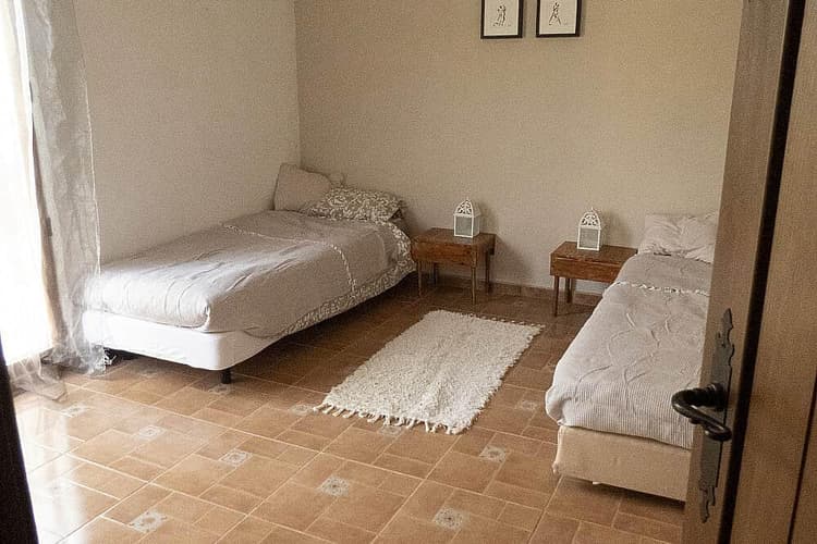 Spacious Private Room with Bathroom